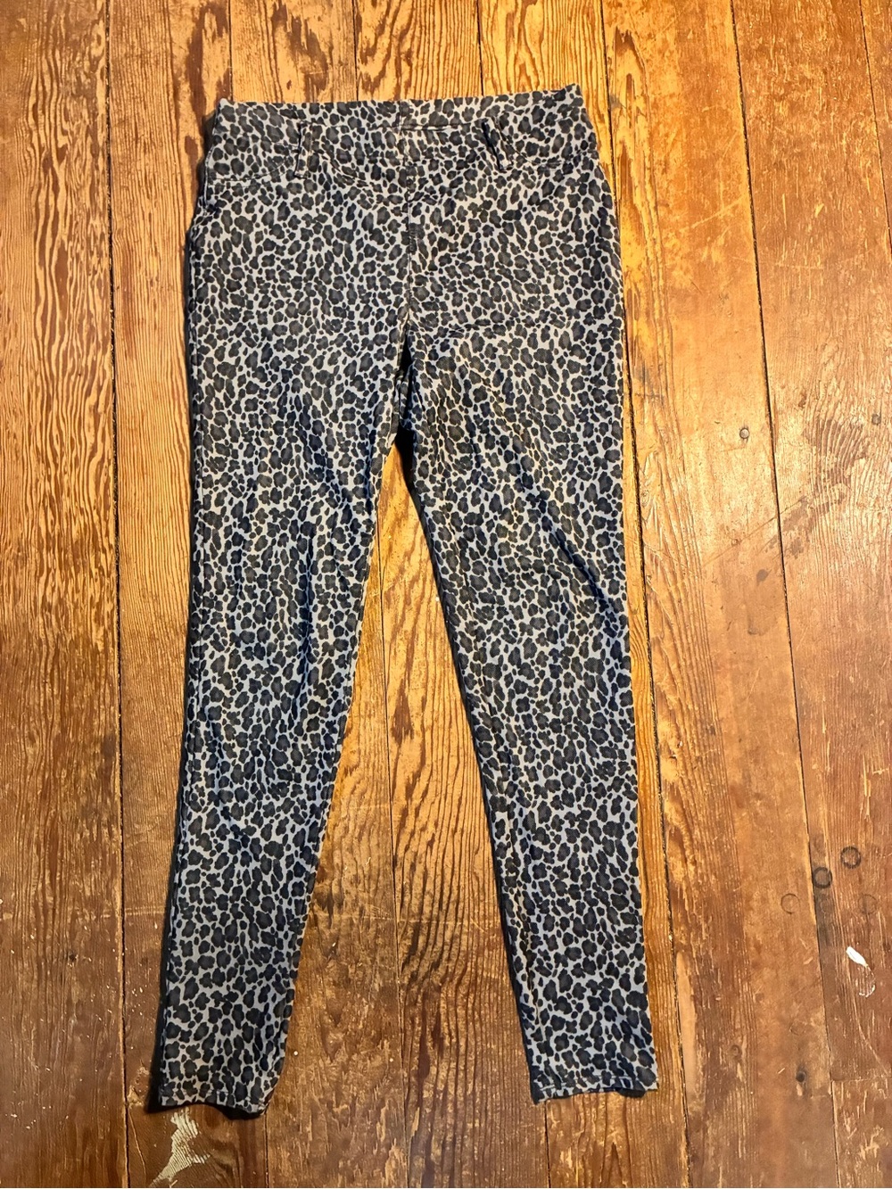 Faded Glory Grey Leopard Print Jeggings